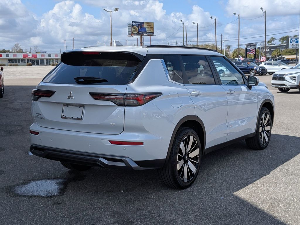2026 Mitsubishi Outlander SE - 2