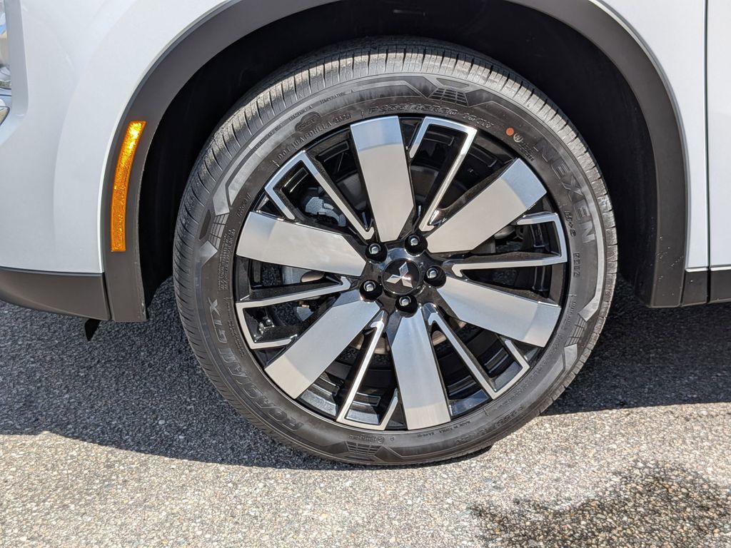 2026 Mitsubishi Outlander SE - 9
