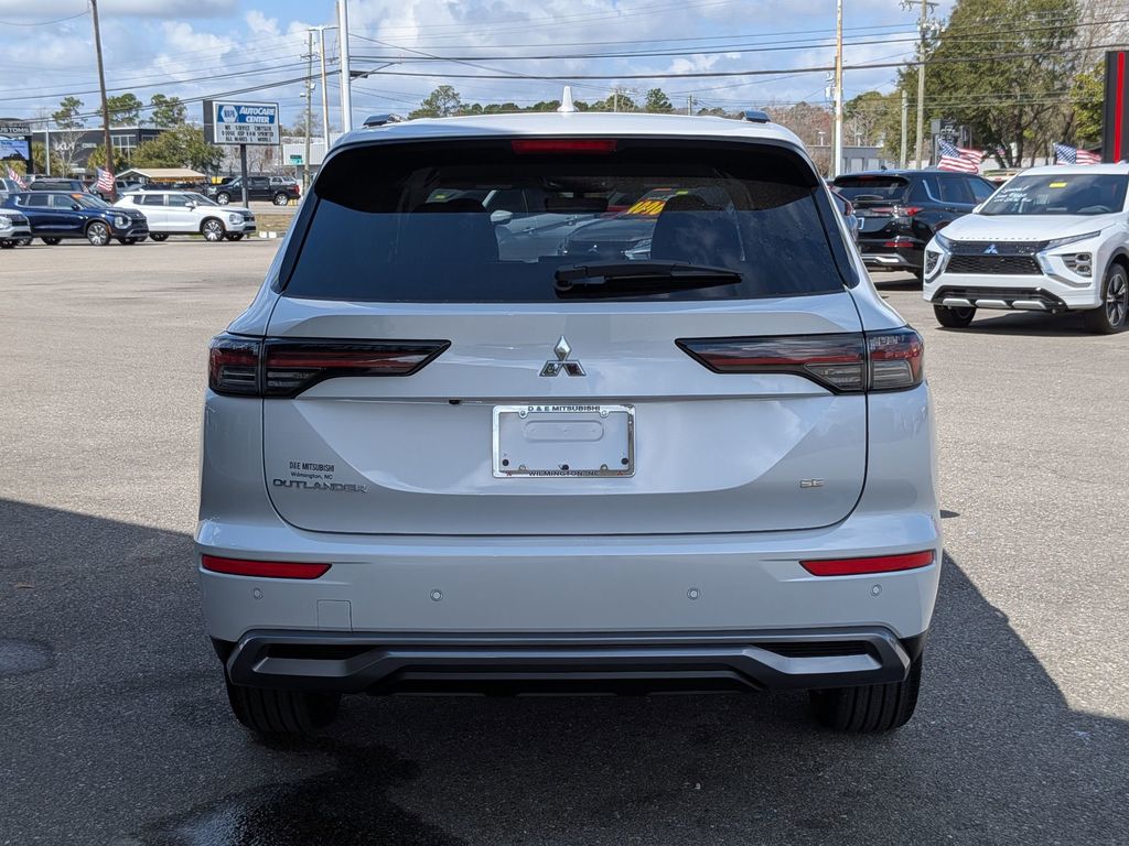 2026 Mitsubishi Outlander SE - 3