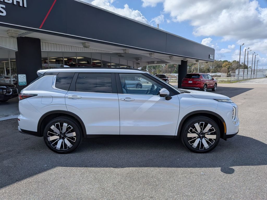 2026 Mitsubishi Outlander SE - 1