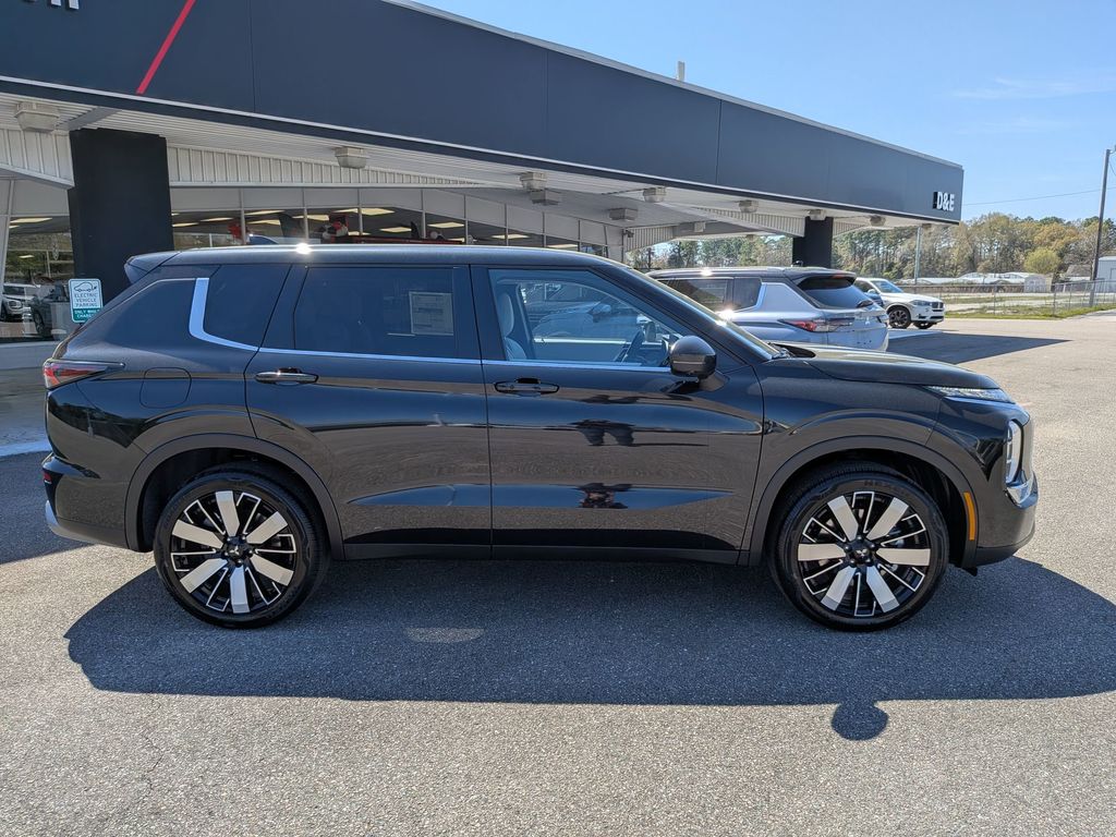 2026 Mitsubishi Outlander SE - 1