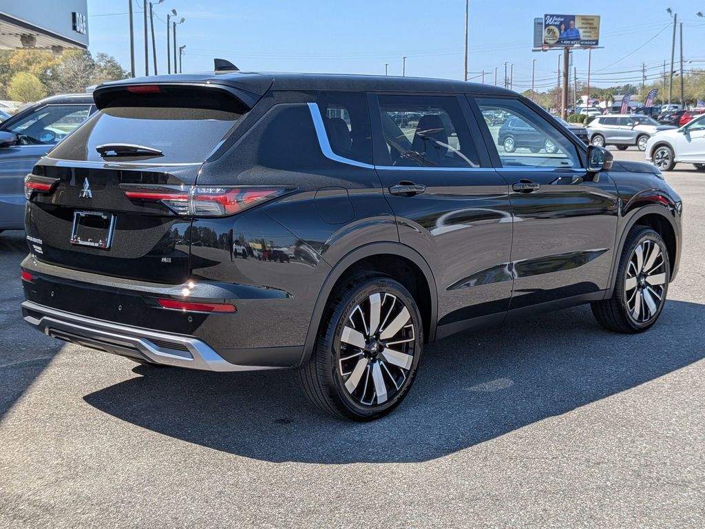 2026 Mitsubishi Outlander SE - 2