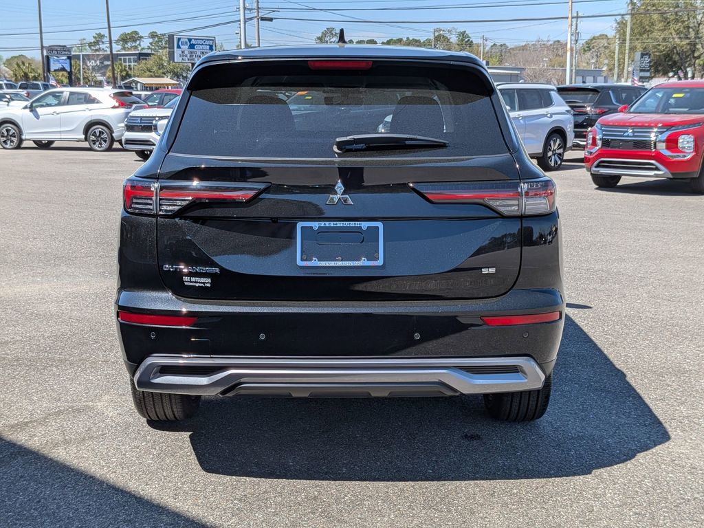 2026 Mitsubishi Outlander SE - 3