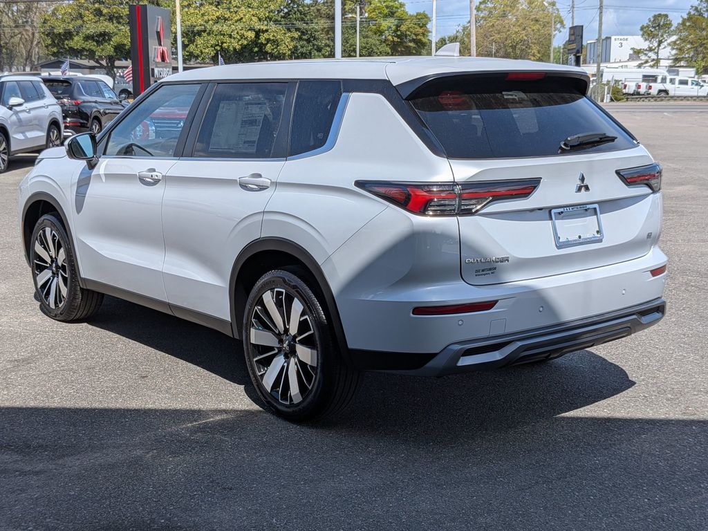 2026 Mitsubishi Outlander SE - 4