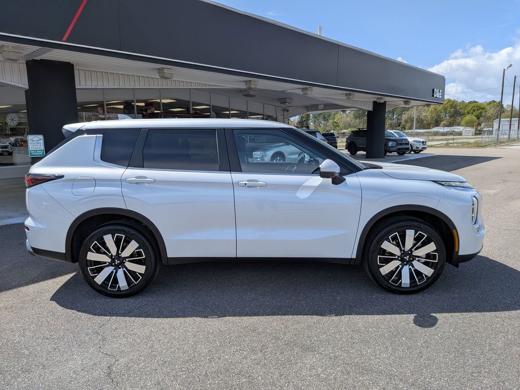 2026 Mitsubishi Outlander SE - 1