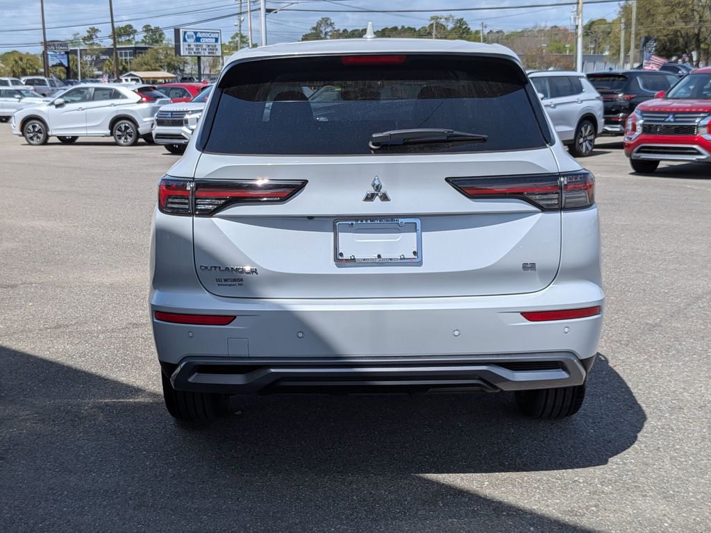 2026 Mitsubishi Outlander SE - 3