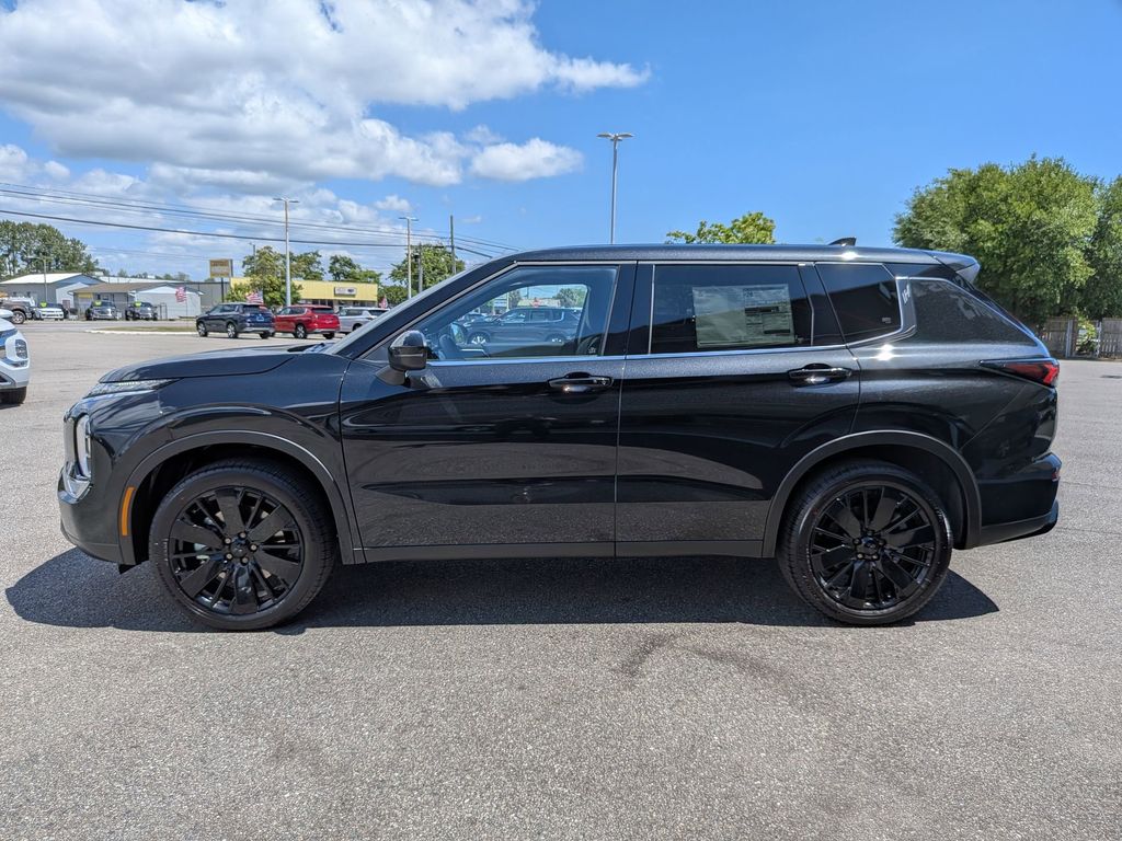 2026 Mitsubishi Outlander LE Black Diamond at D&E Mitsubishi