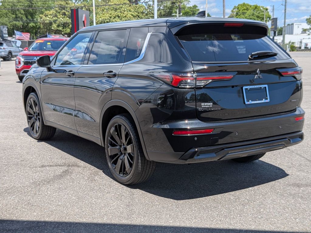 2026 Mitsubishi Outlander LE Black Diamond at D&E Mitsubishi