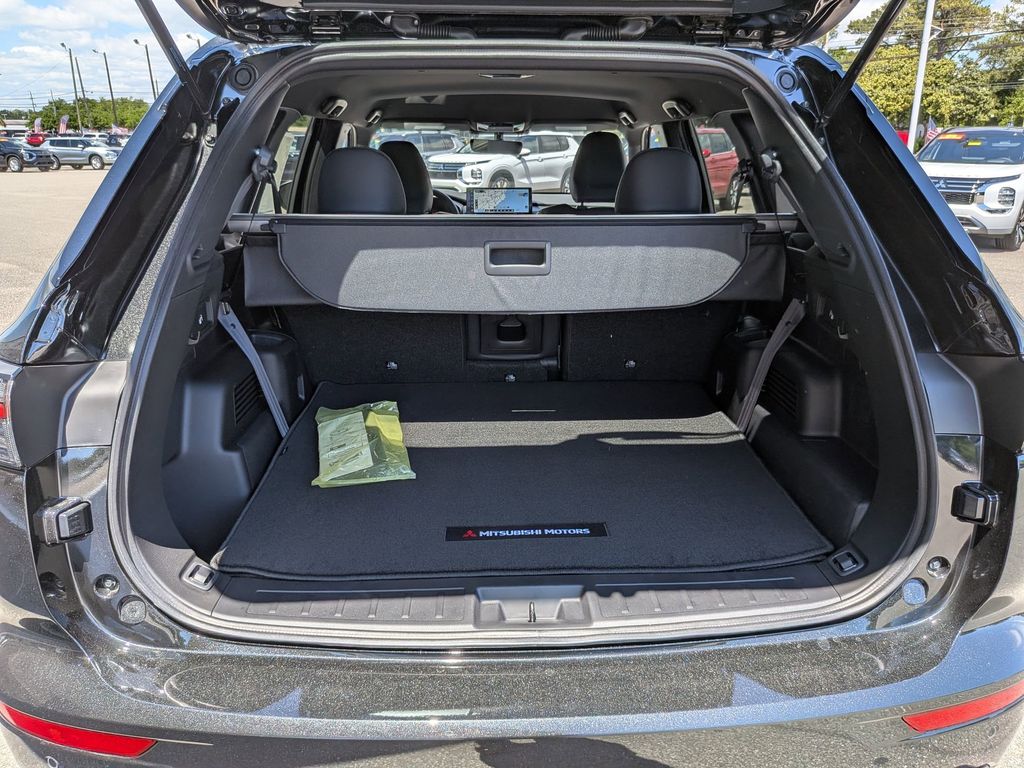 2026 Mitsubishi Outlander LE Black Diamond at D&E Mitsubishi