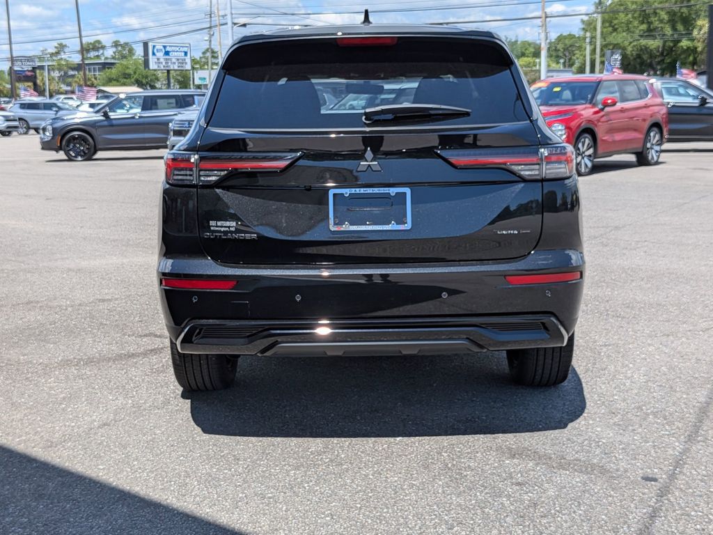 2026 Mitsubishi Outlander LE Black Diamond at D&E Mitsubishi