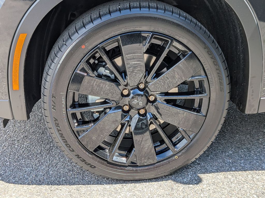 2026 Mitsubishi Outlander LE Black Diamond at D&E Mitsubishi