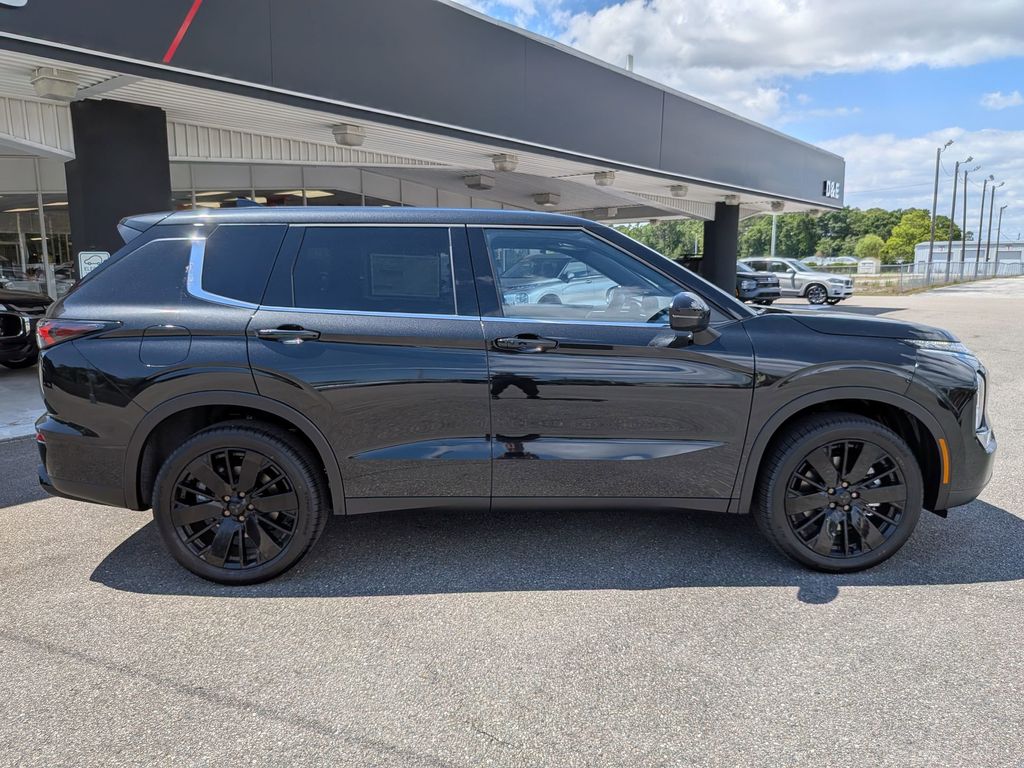 2026 Mitsubishi Outlander LE Black Diamond at D&E Mitsubishi