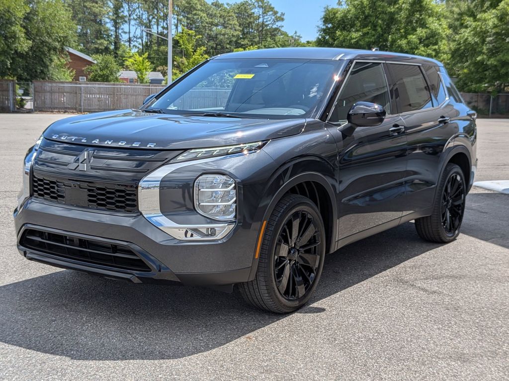 2026 Mitsubishi Outlander LE Graphite Gray at D&E Mitsubishi