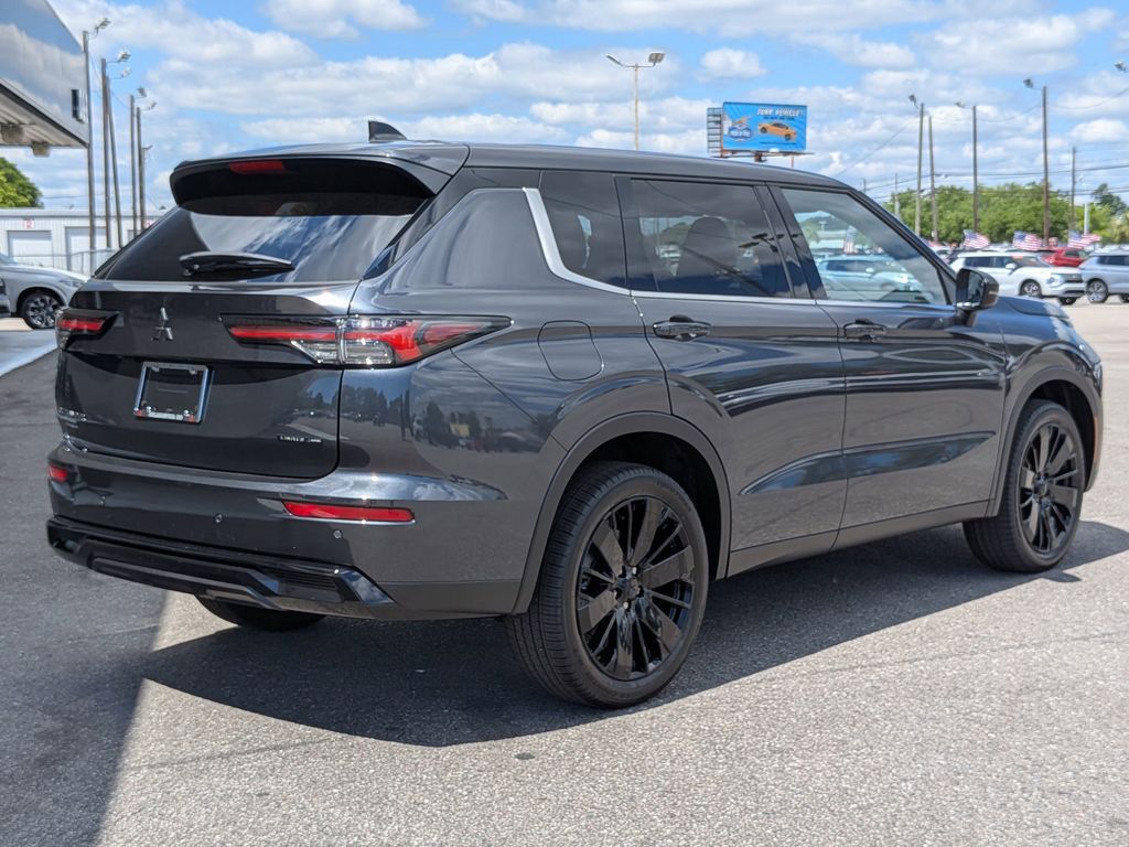 2026 Mitsubishi Outlander LE Graphite Gray at D&E Mitsubishi