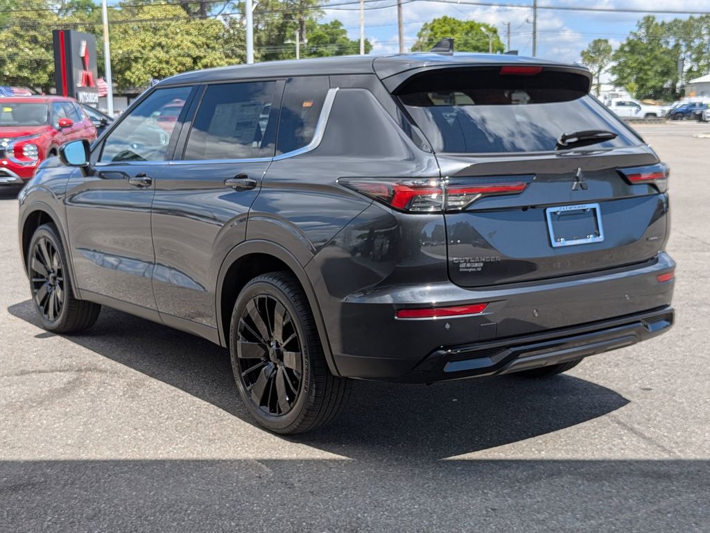 2026 Mitsubishi Outlander LE Graphite Gray at D&E Mitsubishi