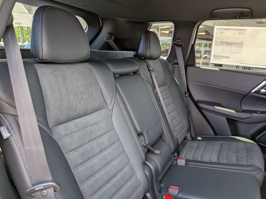 2026 Mitsubishi Outlander LE White Diamond at D&E Mitsubishi
