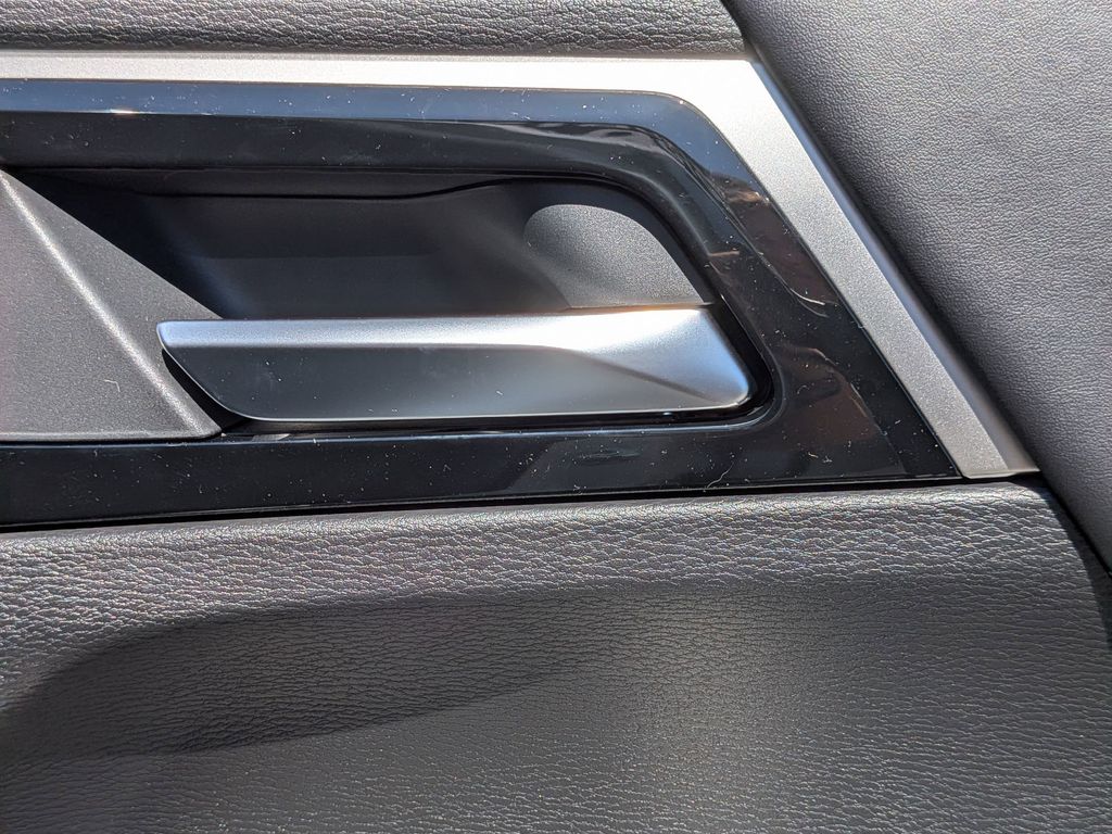 2026 Mitsubishi Outlander LE White Diamond at D&E Mitsubishi