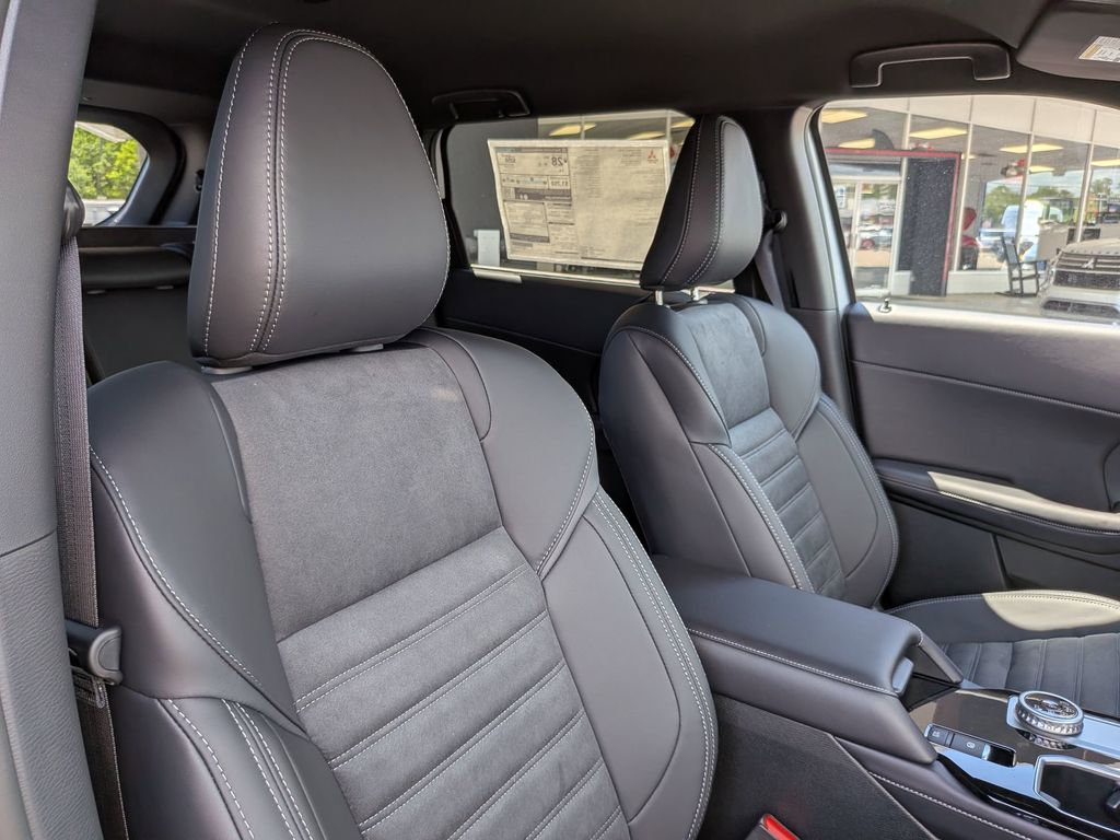 2026 Mitsubishi Outlander LE White Diamond at D&E Mitsubishi