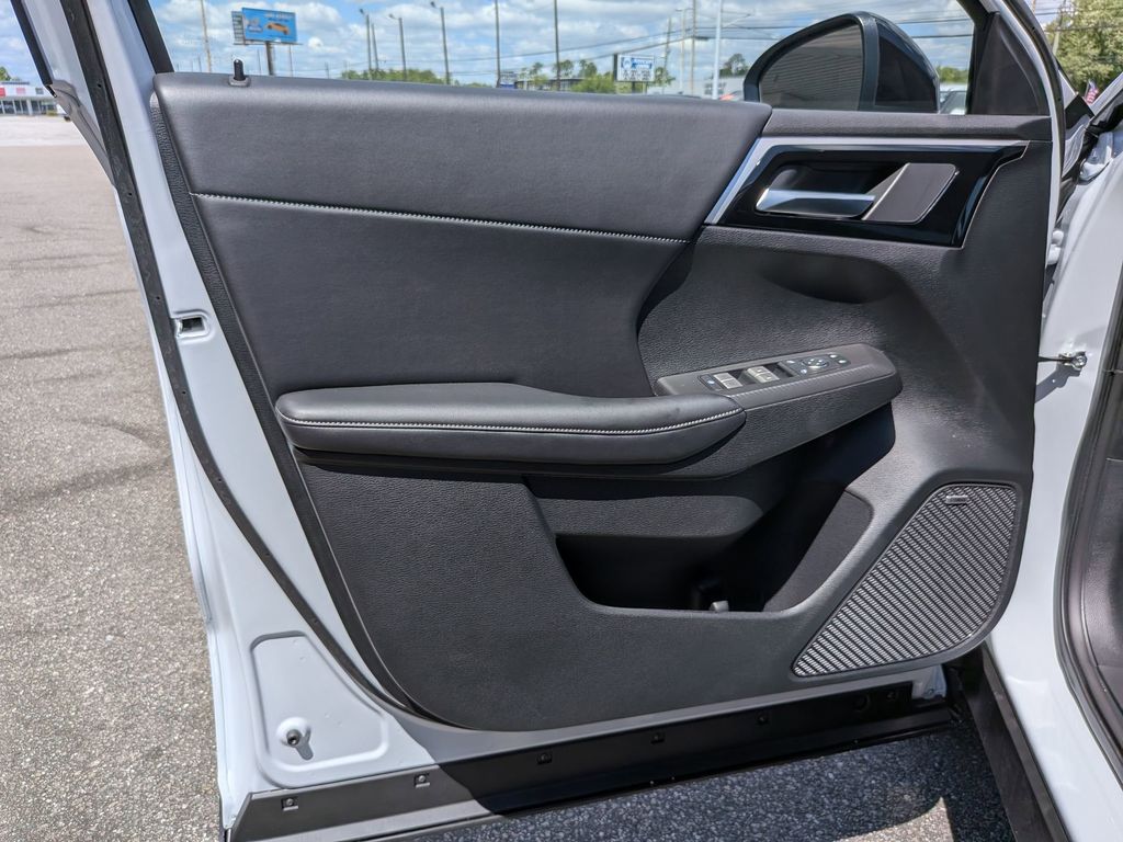2026 Mitsubishi Outlander LE White Diamond at D&E Mitsubishi