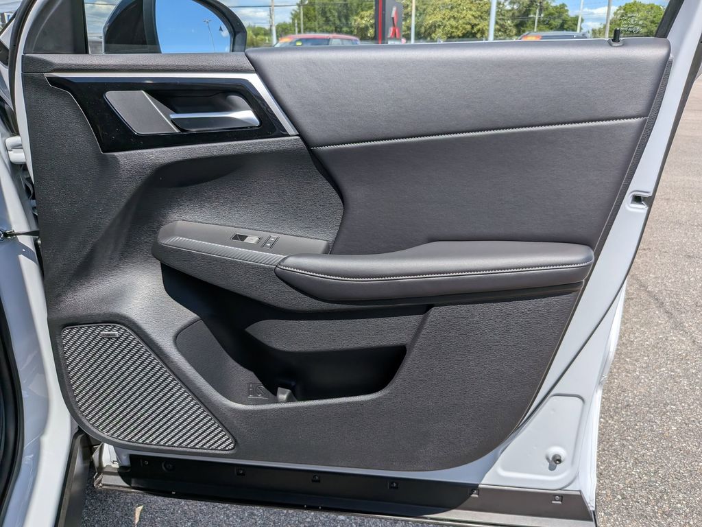 2026 Mitsubishi Outlander LE White Diamond at D&E Mitsubishi