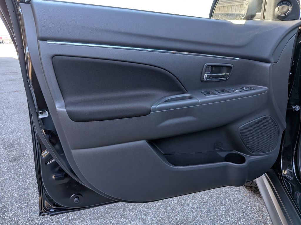 2026 Mitsubishi Outlander Sport ES - 10