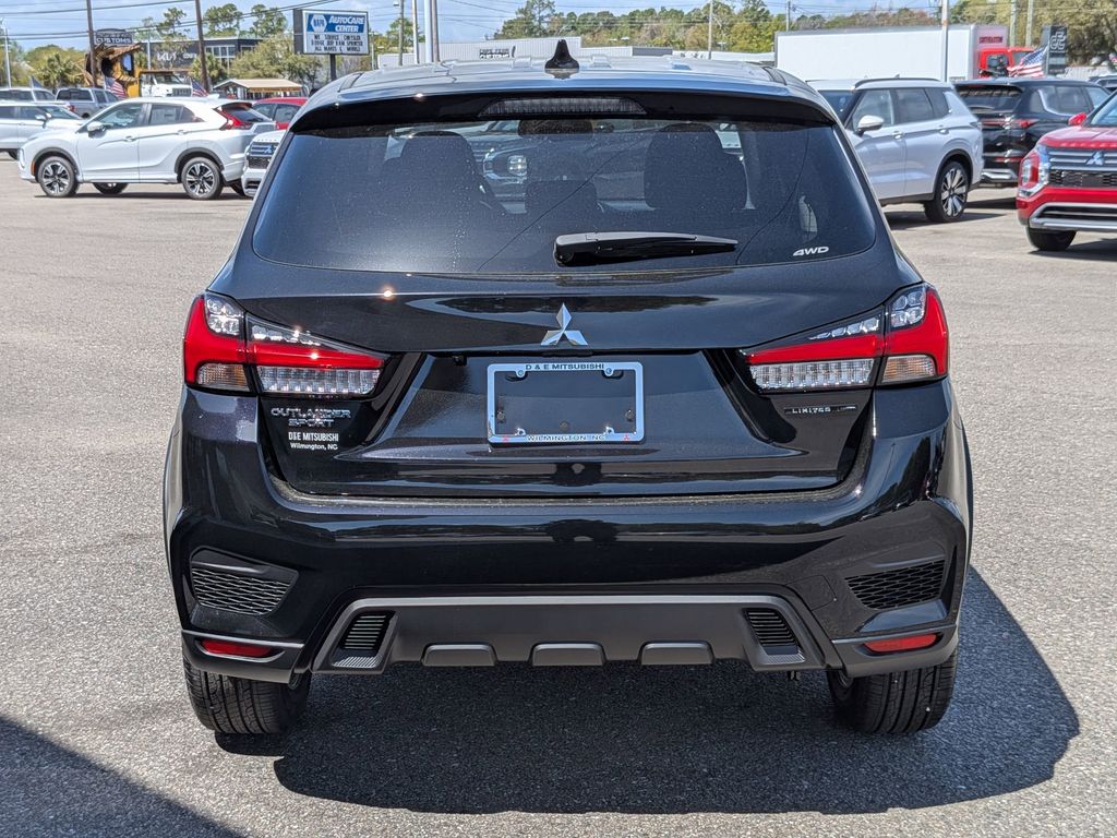 2026 Mitsubishi Outlander Sport LE - 3