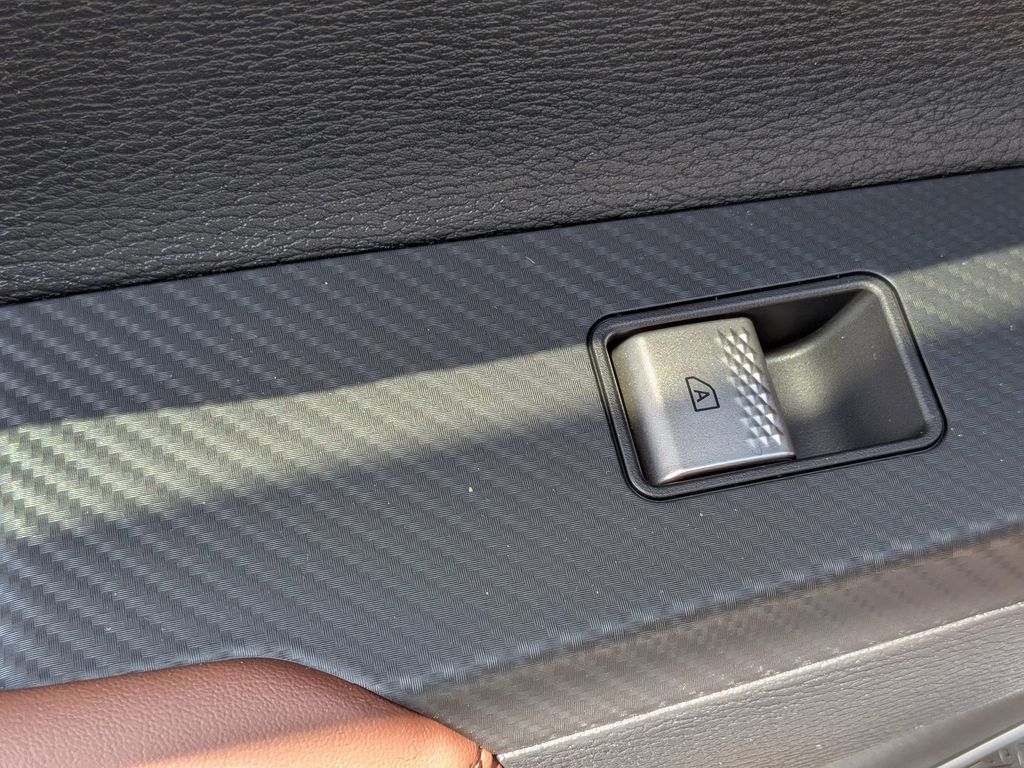 2025 Mitsubishi Outlander SEL White Diamond at D&E Mitsubishi