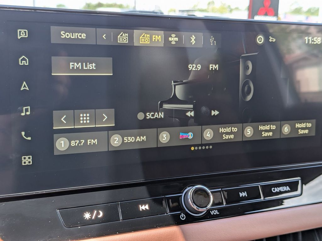 2025 Mitsubishi Outlander SEL White Diamond at D&E Mitsubishi