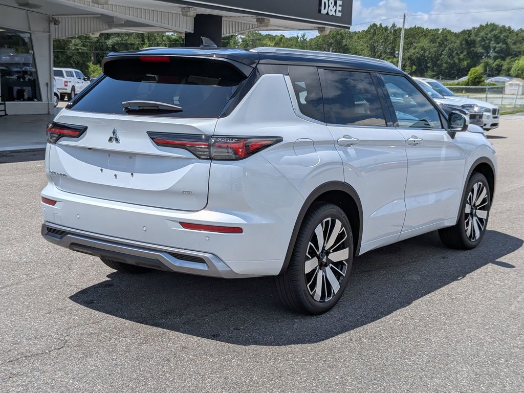 2025 Mitsubishi Outlander SEL White Diamond at D&E Mitsubishi
