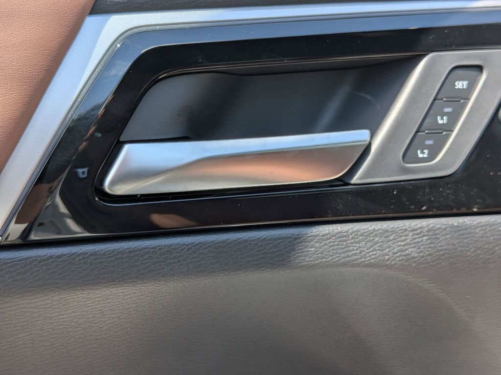 2025 Mitsubishi Outlander SEL White Diamond at D&E Mitsubishi