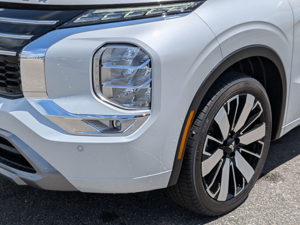 2025 Mitsubishi Outlander SEL White Diamond at D&E Mitsubishi