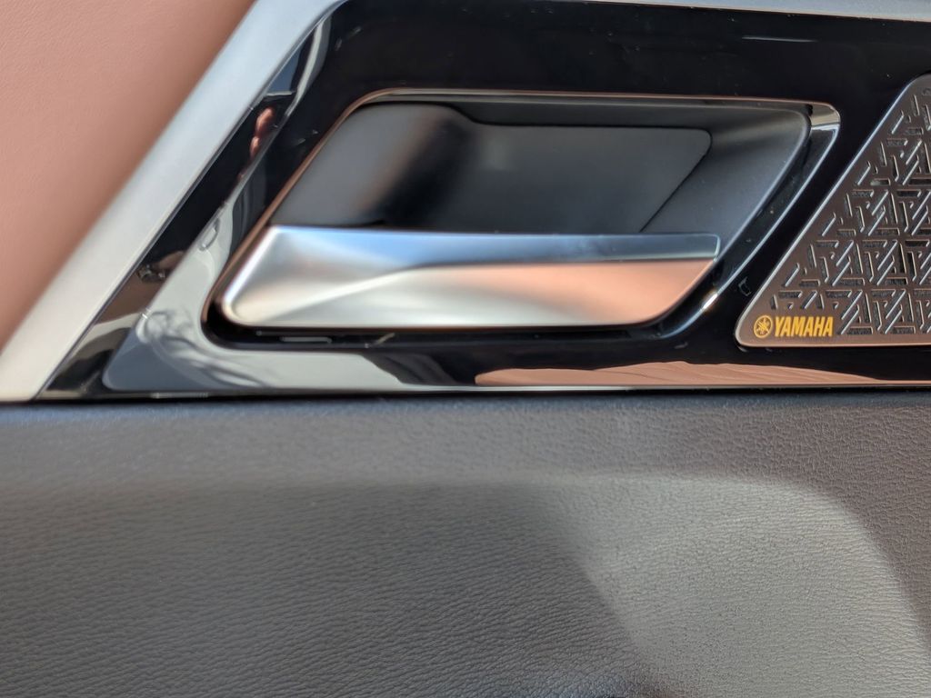 2025 Mitsubishi Outlander SEL White Diamond at D&E Mitsubishi