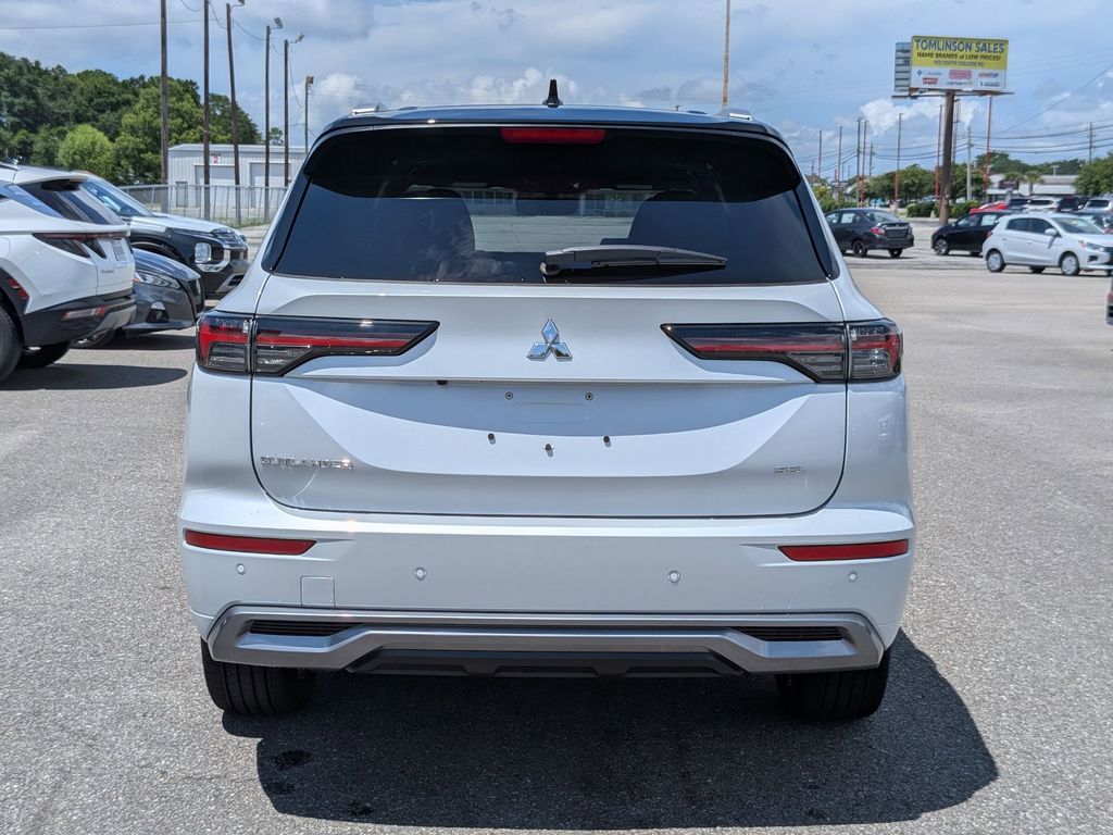 2025 Mitsubishi Outlander SEL White Diamond at D&E Mitsubishi