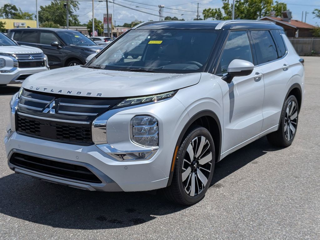 2025 Mitsubishi Outlander SEL White Diamond at D&E Mitsubishi