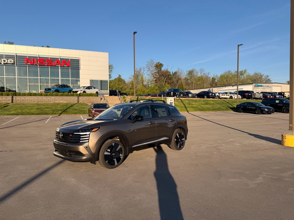 2026 Nissan Kicks SR in Canyon Bronze Metallic