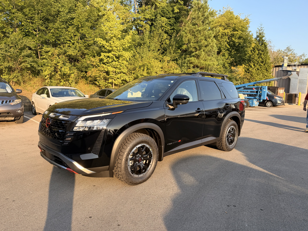 2026 Nissan Pathfinder Rock Creek in Super Black