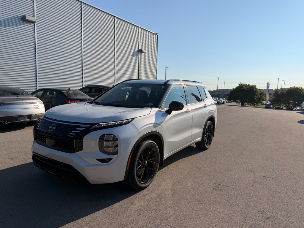 2026 Nissan Rogue Plug-in Hybrid Platinum in Alpine Frost