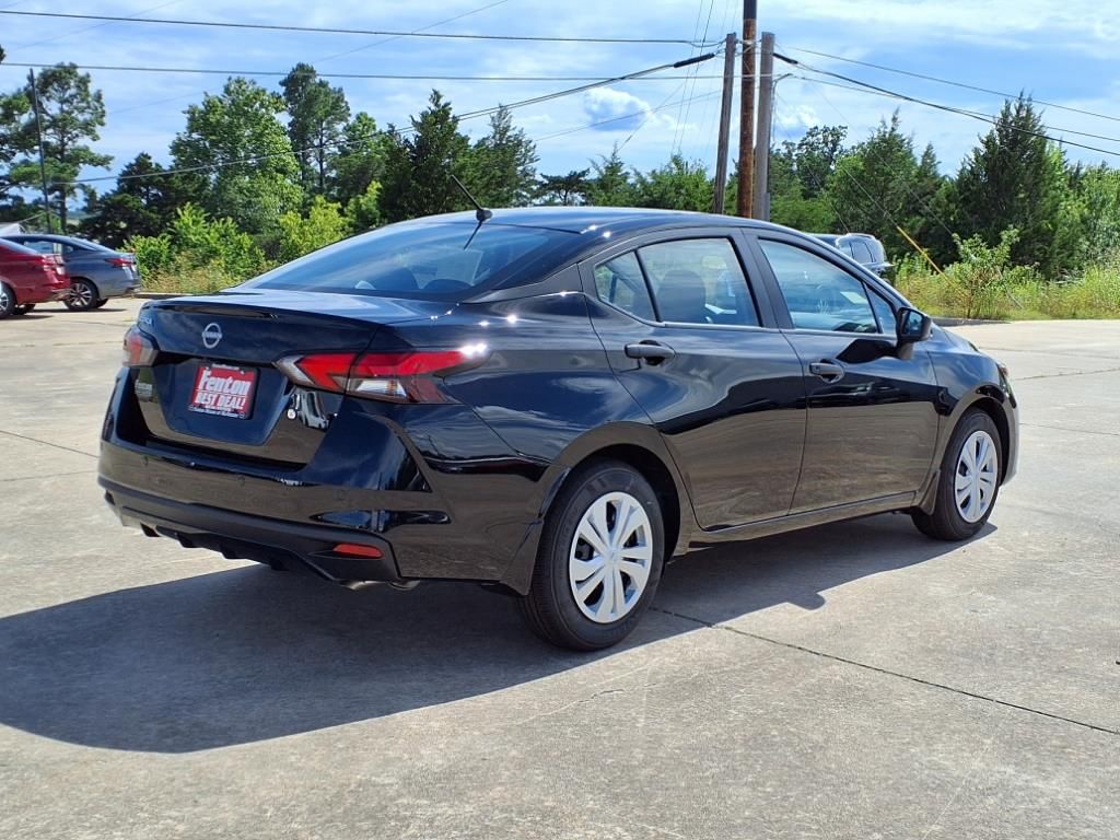 Versa Sedan S