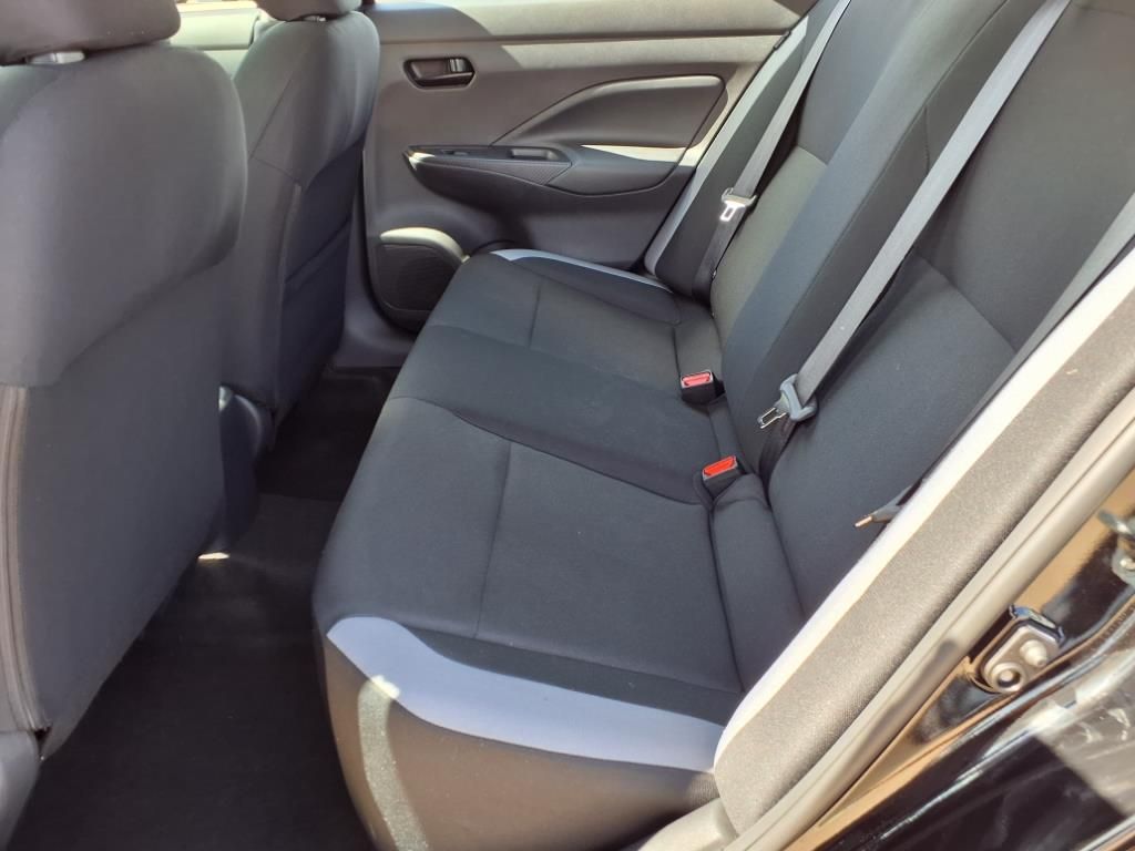 Versa Sedan S