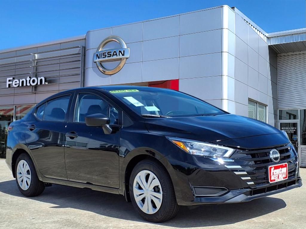 Versa Sedan S