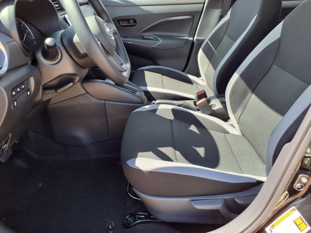 Versa Sedan S