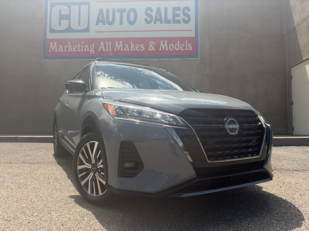 2023 Nissan Kicks SR