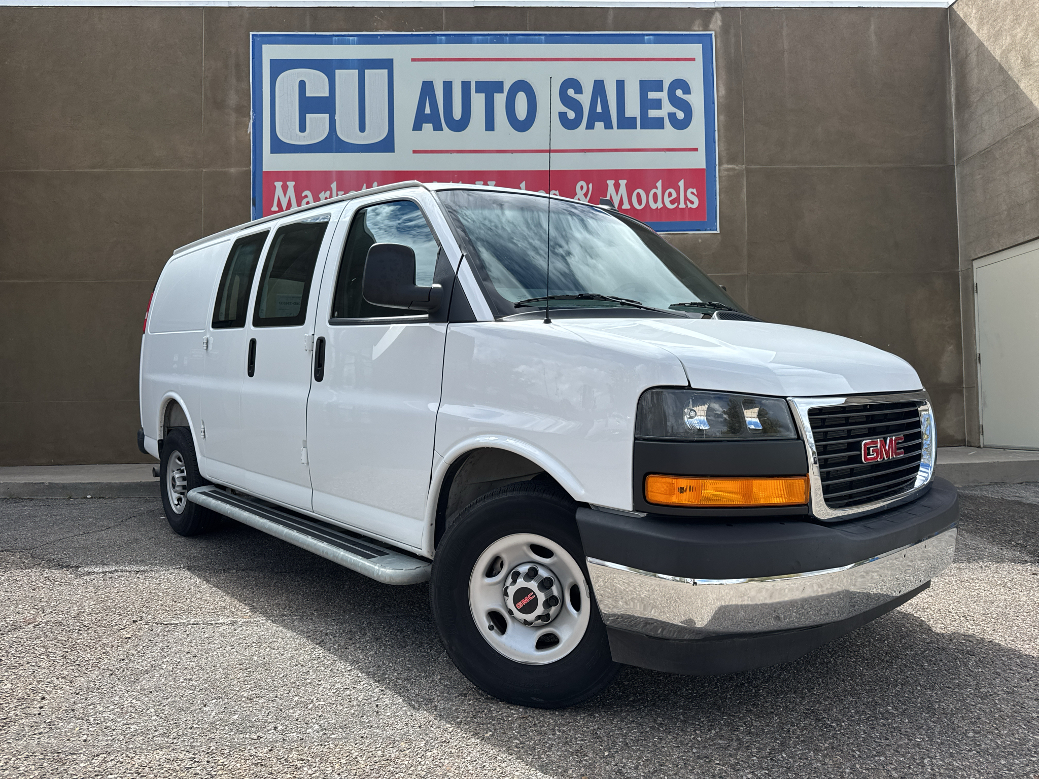 2025 GMC Savana Base