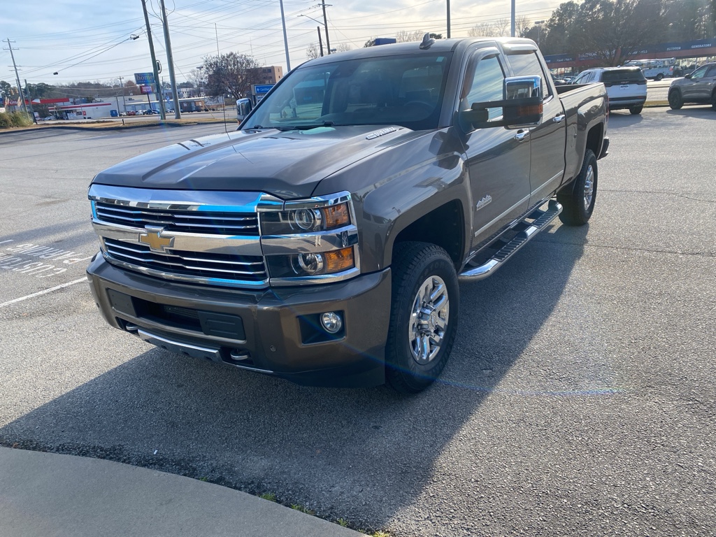 2015 Chevrolet Silverado HD High Country's photo
