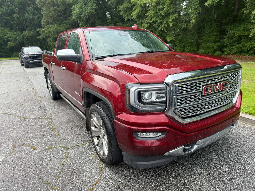 2017 GMC Sierra 4WD Crew Cab Short Box's photo