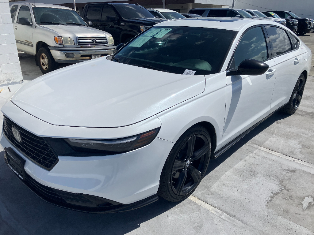 2023 Honda Accord Hybrid Sport-L w/o BSI's photo