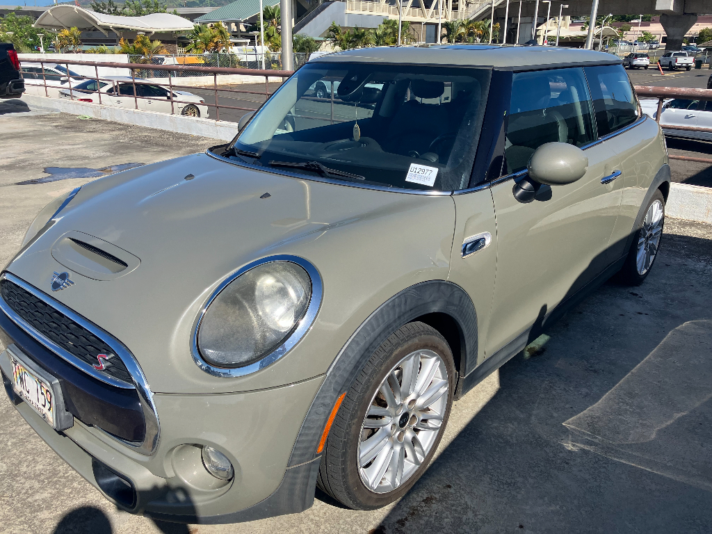 2019 MINI Hardtop Cooper S Signature's photo