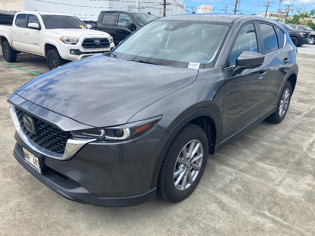 2023 Mazda CX-5 S Preferred package Auto AWD's photo