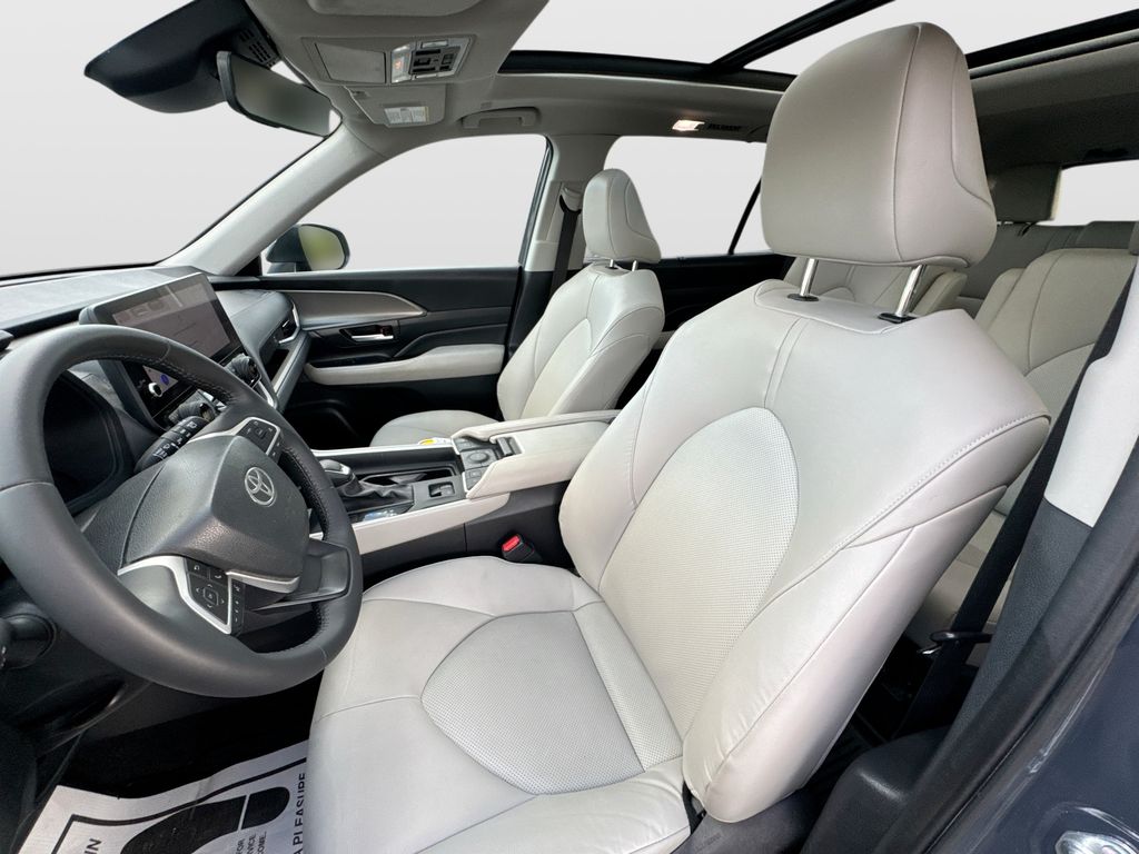 Used 2024 Toyota Grand Highlander SUV