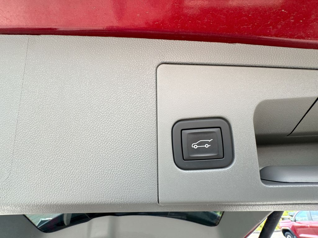 Used 2025 Cadillac XT5 SUV